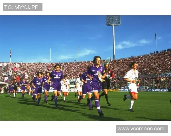 足坛明星引领风潮 揭秘球场背后的故事与荣耀瞬间 足坛明星引领风潮 揭秘球场背后的故事与荣耀瞬间